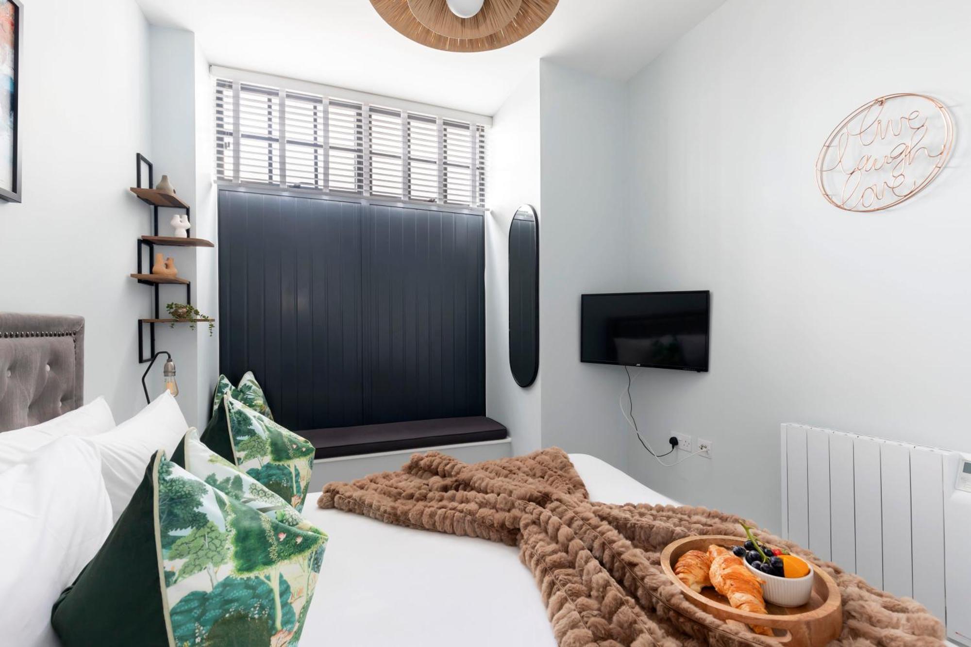 Elliot Oliver - Stylish 2 Bedroom Town Centre Apartment Cheltenham Exterior foto