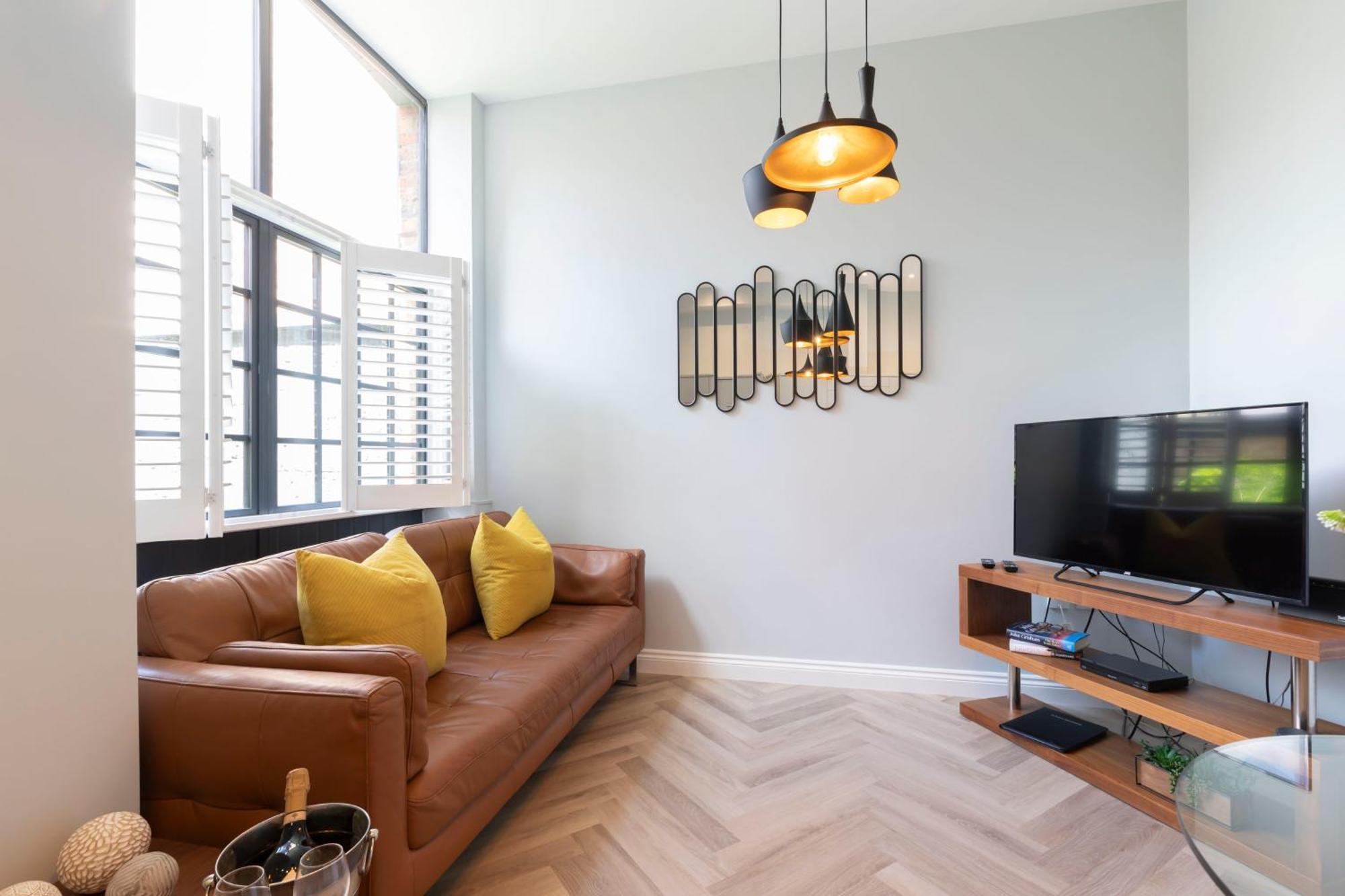 Elliot Oliver - Stylish 2 Bedroom Town Centre Apartment Cheltenham Exterior foto